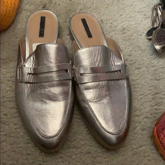 Tahari slides - Picture 2 of 2